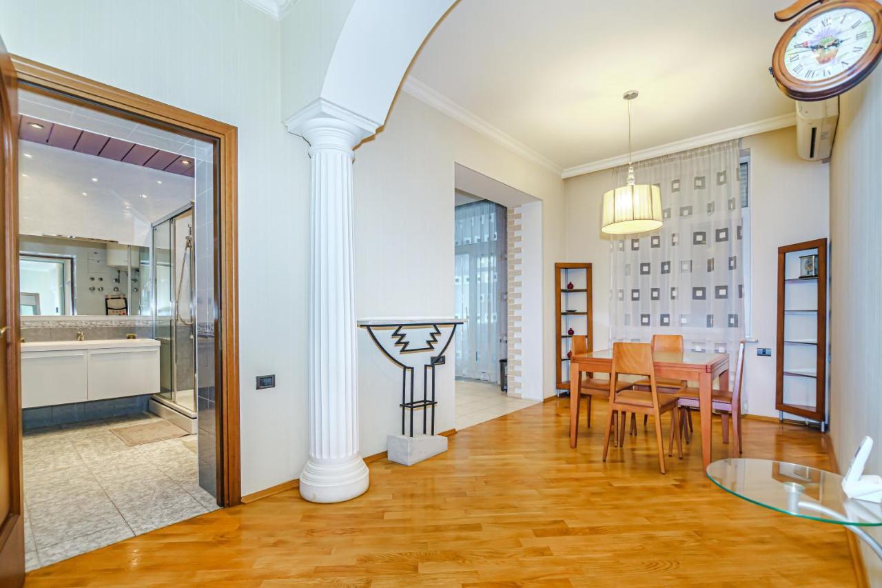Appartement Vip Apartamen Nizami Street à Baku Extérieur photo